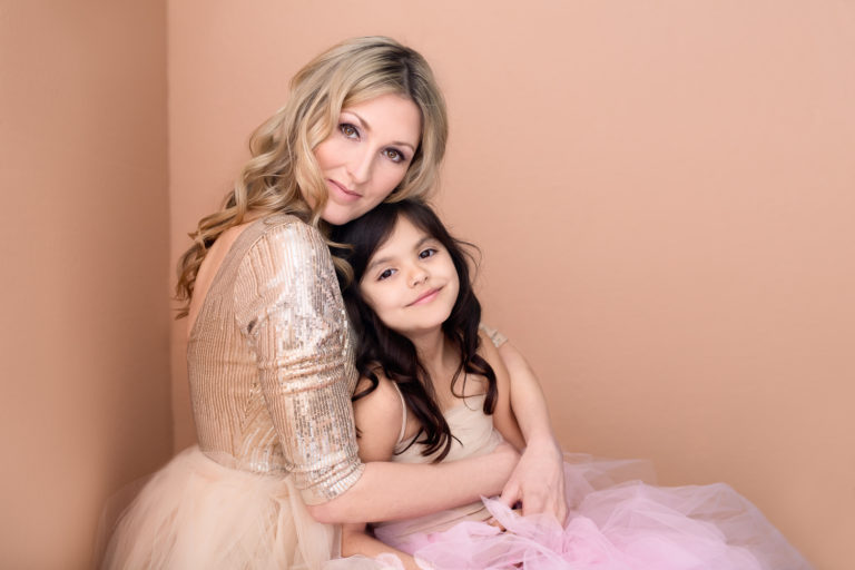 mother-daughter-portrait-hampton-norfolk-family 