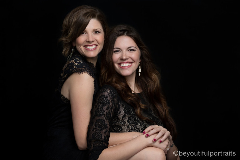 31 Impossibly Sweet Mother-Daughter Photo Ideas